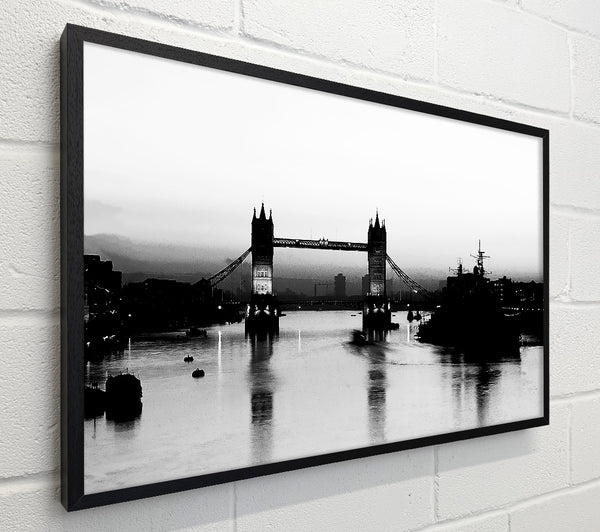 London Bridge B n W