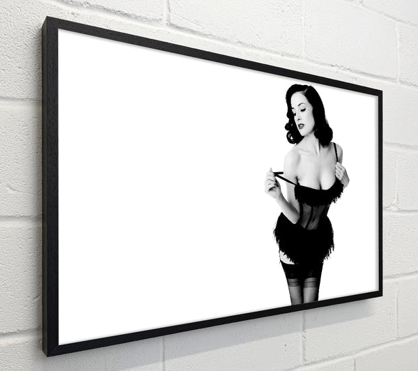 Ditta Von Teese B n W