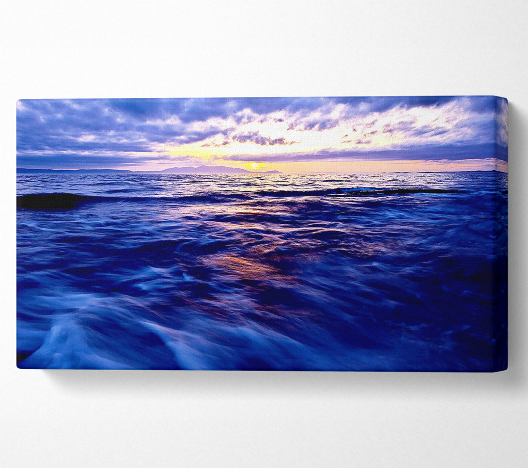  A Canvas Print of Skyline Of The Blue Ocean Canvas Wall Art