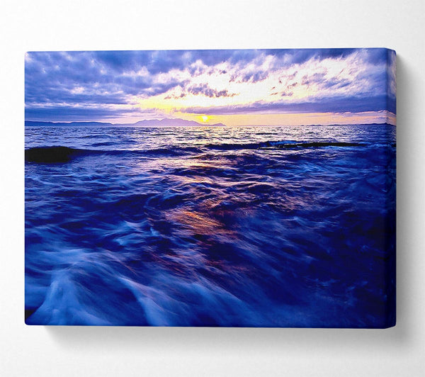 A Canvas Print of Skyline Of The Blue Ocean Canvas Wall Art