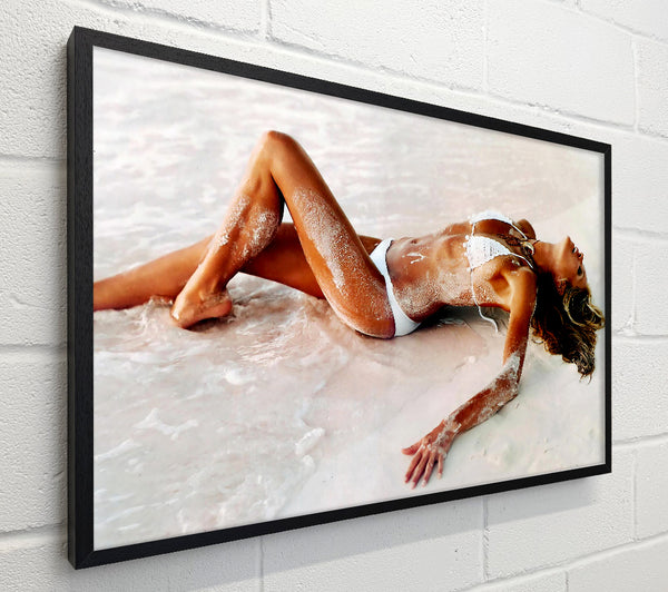Elle Macpherson In The Sea