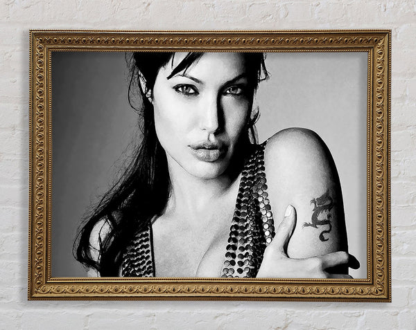 Angelina Jolie Drachen Tattoo