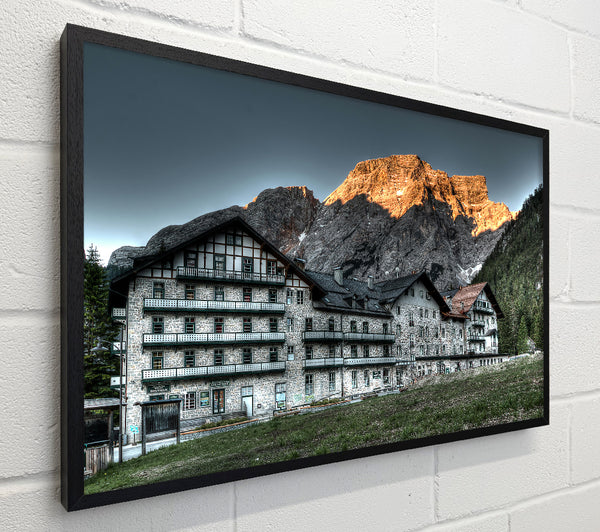 Golden Mountain Lodge