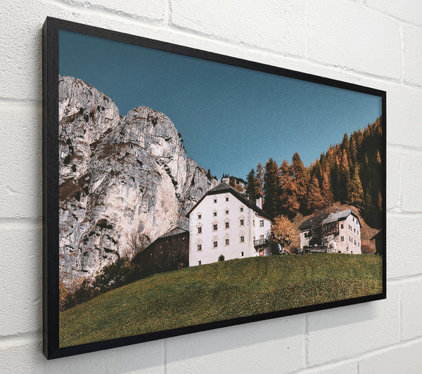 White House Mountainside Escape