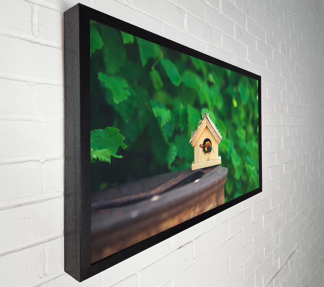  A Canvas Print of Green Bumble Home Canvas Wall Art