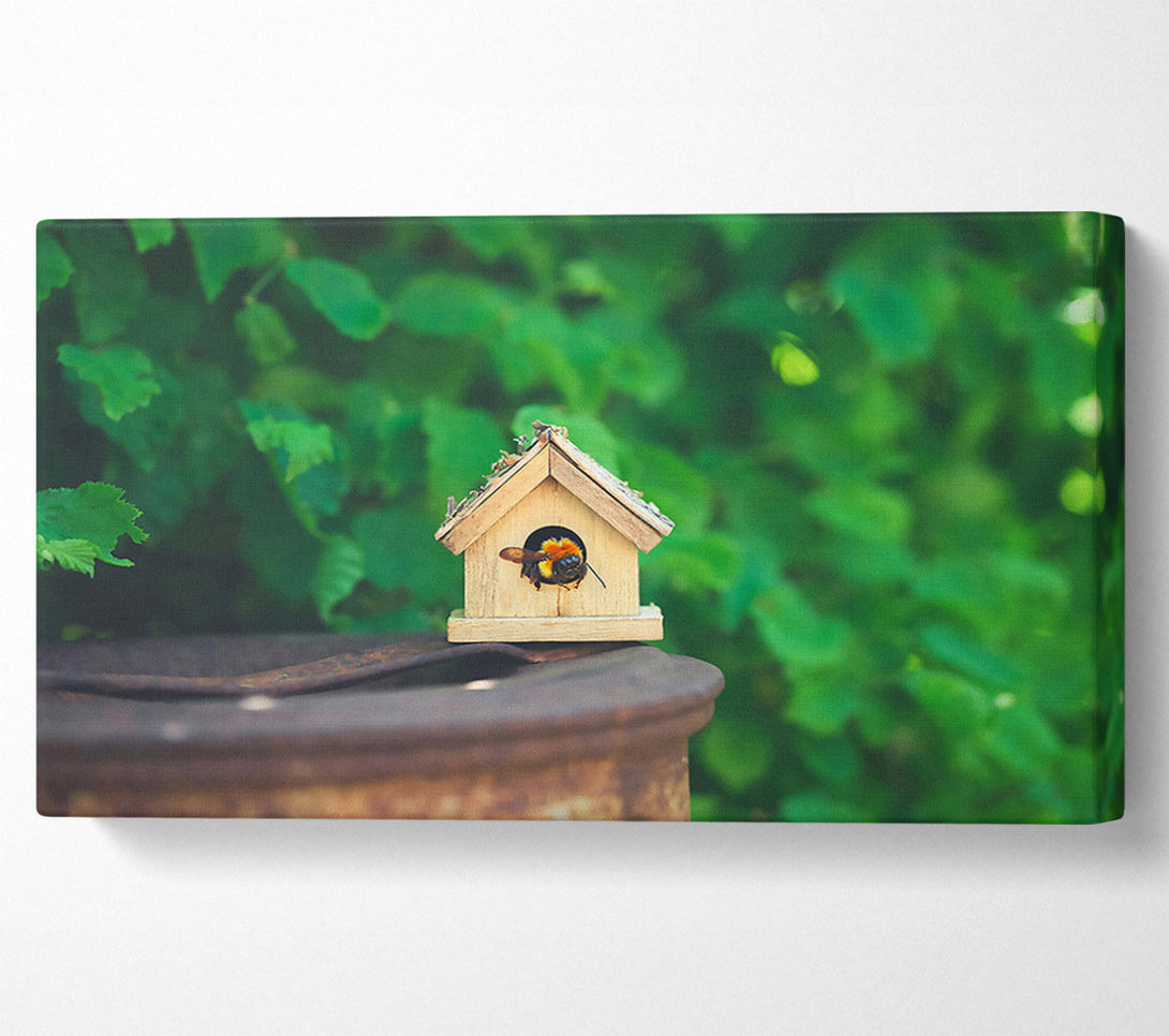  A Canvas Print of Green Bumble Home Canvas Wall Art