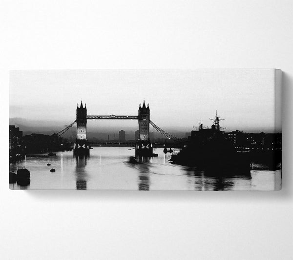London Bridge B n W