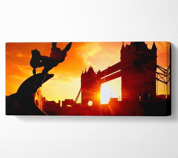 London Tower Bridge Statue