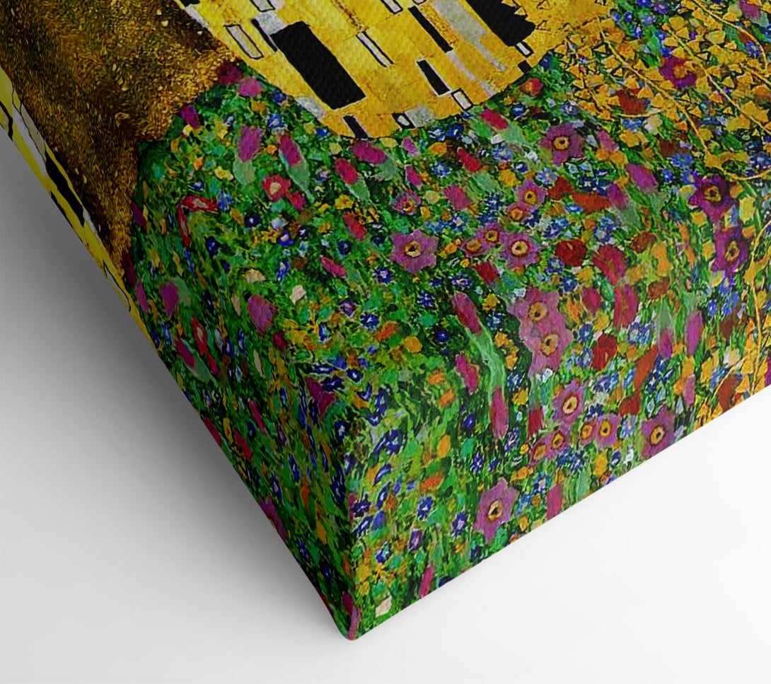  A Canvas Print of Klimt Kiss Canvas Print