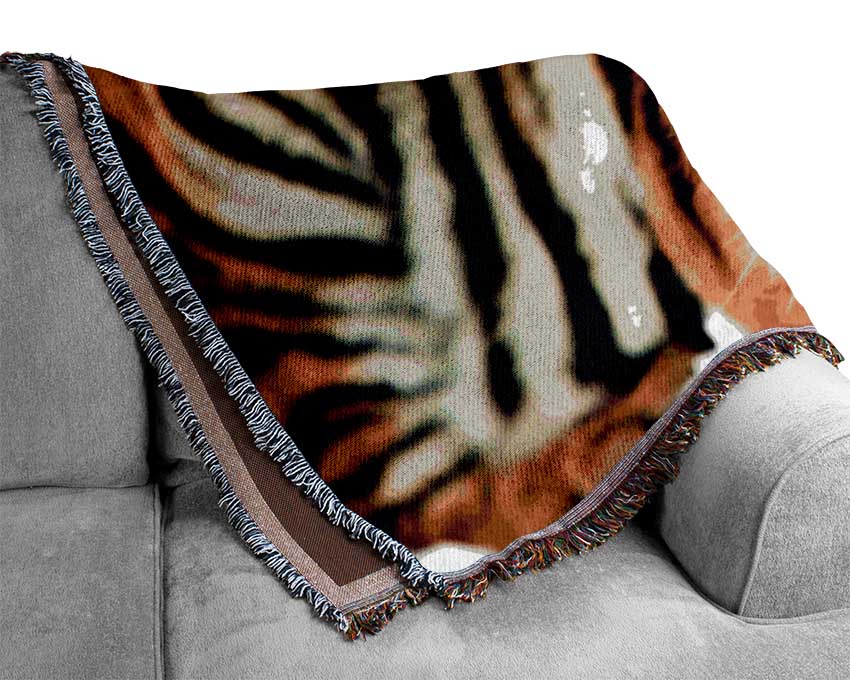 Tiger Snow Nose Woven Blanket