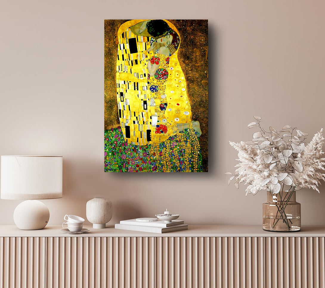  A Canvas Print of Klimt Kiss Canvas Print